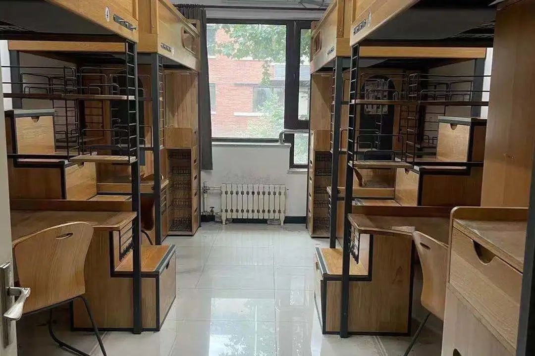 清華大學(xué)宿舍條件怎么樣,幾個人住,有空調(diào)嗎?