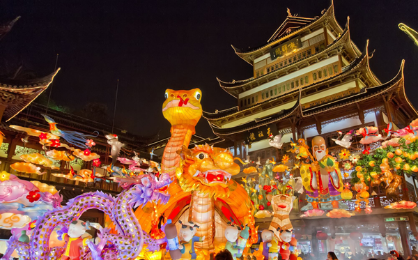 2025年春節(jié)祝福語(yǔ)簡(jiǎn)短精辟版,非常實(shí)用的蛇年春節(jié)祝福金句